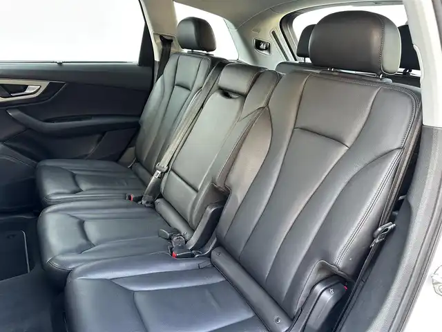 アウディ Ｑ７ 3．0TFSI クワトロ 島根県 2017(平29)年 6.8万km グレイシアホワイトメタリック 純正ナビ/CD/DVD/DTV/Bluetooth/バックカメラ/黒革シート/パワーシート/メモリーシート /シートヒーター /レーダークルーズコントロール/パワーバックドア /AW付きサマータイヤ積み込み/LEDオートライト/バーチャルコックピック/ビルトインETC