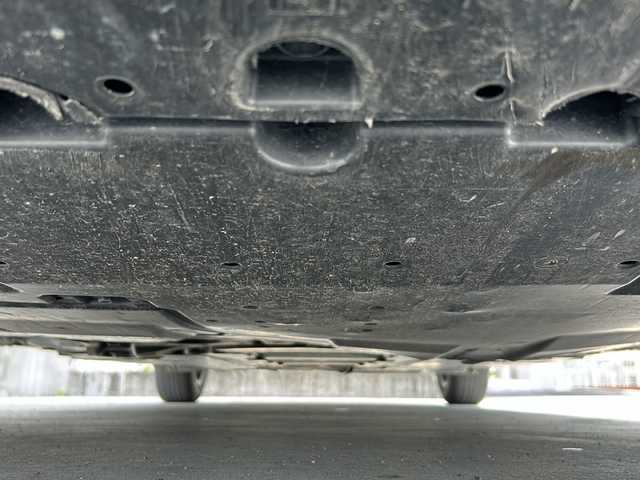 トヨタ プリウス Sセーフティプラス 山梨県 2017(平29)年 6.7万km ホワイトパールクリスタルシャイン 純正ナビ/バックモニター /ETC/セーフティセンス /クルーズコントロール　/レーンキープアシスト　/オートマチックハイビーム　/オートエアコン　/プッシュスタート　/アイドリングストップ/コーナーセンサー/パワーウインドウ/純正フロアマット