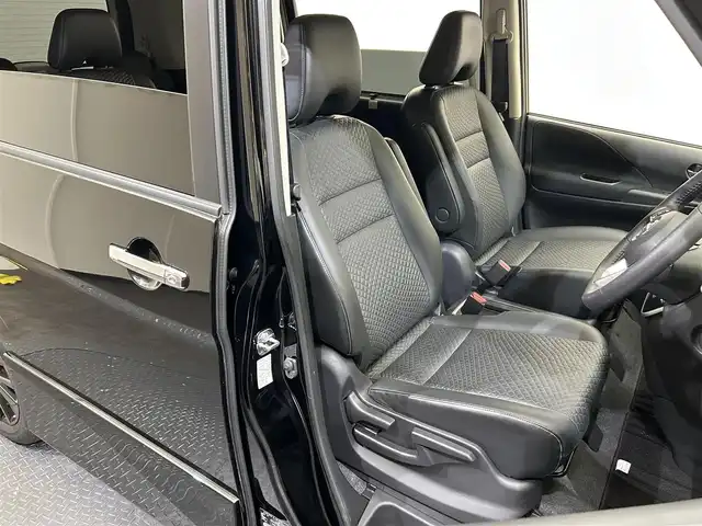 日産 セレナ e－パワー HWS V アーバンクロム 愛媛県 2022(令4)年 3.7万km ダイヤモンドブラック ・１０型ナビ/（フルセグＴＶ・ＢＴ・ＦＭＡＭ・ＳＤ・ＣＤ・ＤＶＤ）/・全方位カメラ　/・１１型後席モニター　/・ＥＴＣ　/・前方ドラレコ　/・プロパイロット　/・衝突軽減ブレーキ　/・レーンキープアシスト　/・レーダークルーズコントロール/・両側パワースライドドア/・ステアリングヒーター/・DN席シートヒーター