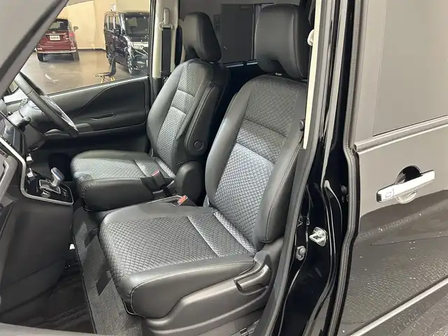 日産 セレナ e－パワー HWS V アーバンクロム 愛媛県 2022(令4)年 3.7万km ダイヤモンドブラック ・１０型ナビ/（フルセグＴＶ・ＢＴ・ＦＭＡＭ・ＳＤ・ＣＤ・ＤＶＤ）/・全方位カメラ　/・１１型後席モニター　/・ＥＴＣ　/・前方ドラレコ　/・プロパイロット　/・衝突軽減ブレーキ　/・レーンキープアシスト　/・レーダークルーズコントロール/・両側パワースライドドア/・ステアリングヒーター/・DN席シートヒーター