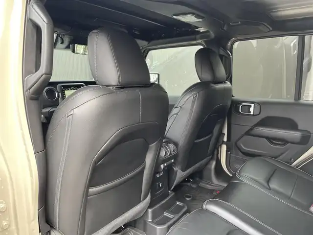クライスラー・ジープ ジープ ラングラー LTD ED withサンライダー フリップT for HT 香川県 2022(令4)年 2.5万km ゴビ ワンオーナー/保証書/取扱説明書/4WD/アイドリングストップ/スマートキー/ACC/ブラックレザーシート/シートヒーター/純正ナビ/BT/カープレイ/フルセグTV/LEDヘッドライト/オートライト/衝突軽減