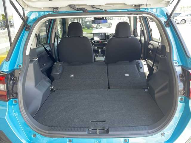 トヨタ ライズ Z 愛知県 2022(令4)年 2.1万km ターコイズブルーマイカメタリック 衝突軽減システム/純正9型ディズプレイオーディオ ナビあり/レーダークルーズコントロール/シートヒーター/フルセグ/Bluetooth/バックカメラ/コーナーセンサー/純正アルミホイール/LEDヘッドライト/インテリジェントミラー/オートマチックハイビーム/ドライブレコーダー/ETC/ステアリングスイッチ/スマートキー/プッシュスタート