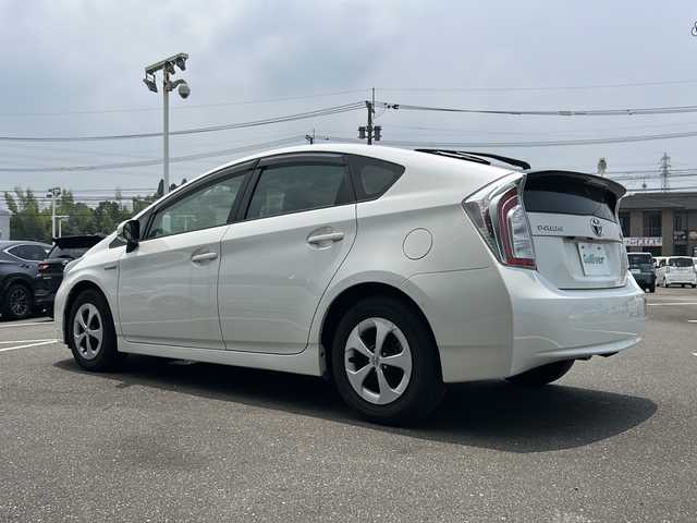 トヨタ プリウス S 鹿児島県 2014(平26)年 3.8万km ホワイトパールクリスタルシャイン 社外ALPINEナビ/（ワンセグTV/DVD/CD/Bluetooth）/バックカメラ/ETC/プッシュスタート/ドアバイザー/社外フロアマット/HIDオートライト/スマートキー×2/取扱説明書/保証書