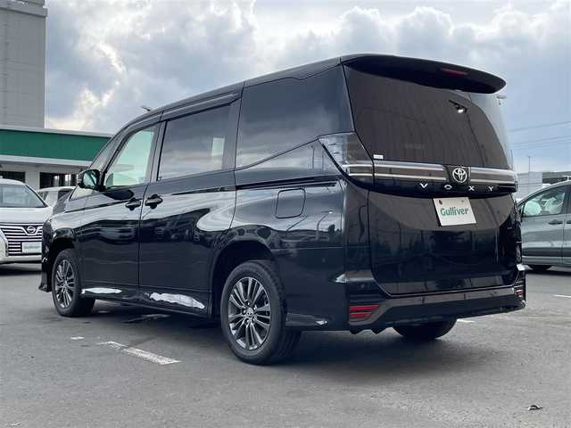 トヨタ ヴォクシー S－G 東京都 2022(令4)年 4.4万km グリッターブラックガラスフレーク トヨタセーフティセンス/サイドリフトアップチルトシート/純正コネクトナビ/パノラミックビュー/ブラインドスポットモニター/シートヒーター/両側電動スライドドア/ＥＴＣ/ドライブレコーダー