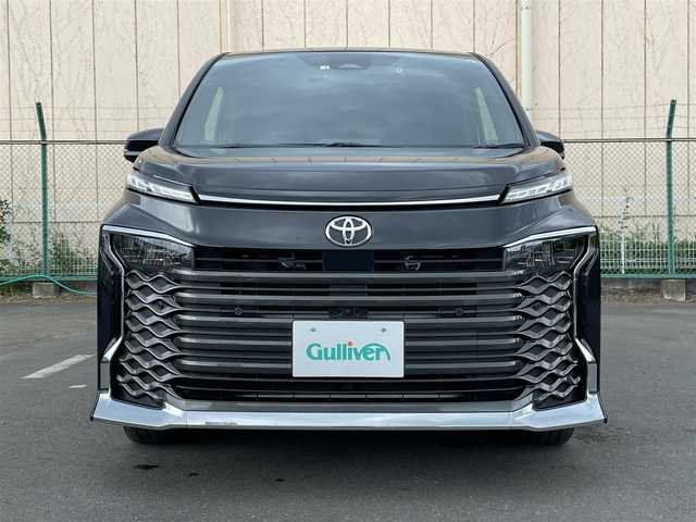 トヨタ ヴォクシー S－G 東京都 2022(令4)年 4.4万km グリッターブラックガラスフレーク トヨタセーフティセンス/サイドリフトアップチルトシート/純正コネクトナビ/パノラミックビュー/ブラインドスポットモニター/シートヒーター/両側電動スライドドア/ＥＴＣ/ドライブレコーダー
