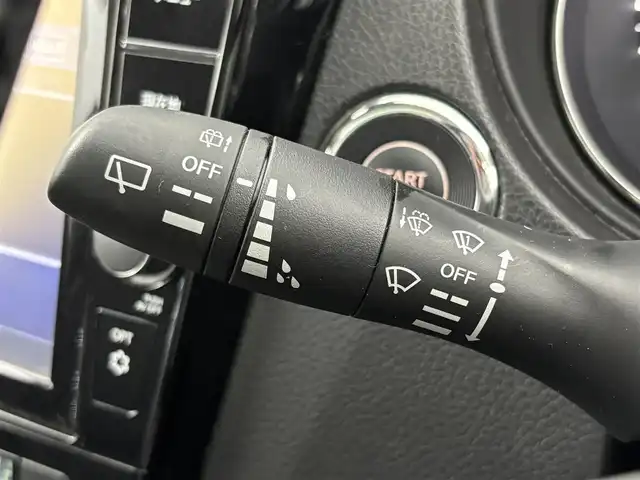 日産 エクストレイル 20Xi エクストリーマーX 埼玉県 2020(令2)年 5.7万km ブリリアントホワイトパール サンルーフ　純正9インチナビ　フルセグ　CD DVD BT　全方位カメラ　エマージェンシーブレーキ　レーダークルコン　ETC　ドラレコ　インテリジェントルームミラー　LEDオートライト　シートヒーター　レザーシート　アイドリングストップ　ルーフレール　