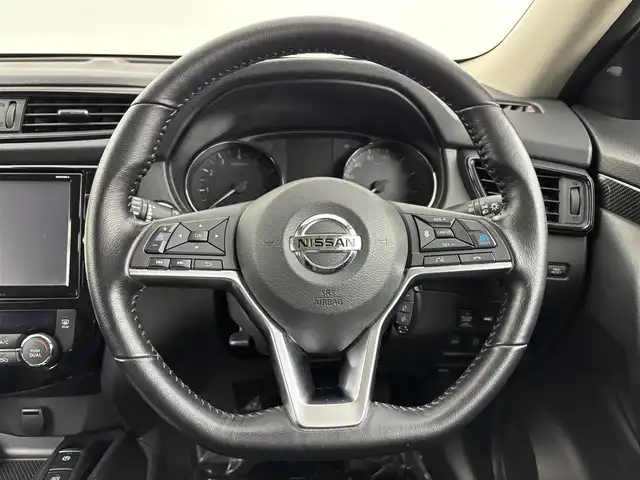 日産 エクストレイル 20Xi エクストリーマーX 埼玉県 2020(令2)年 5.7万km ブリリアントホワイトパール サンルーフ　純正9インチナビ　フルセグ　CD DVD BT　全方位カメラ　エマージェンシーブレーキ　レーダークルコン　ETC　ドラレコ　インテリジェントルームミラー　LEDオートライト　シートヒーター　レザーシート　アイドリングストップ　ルーフレール　