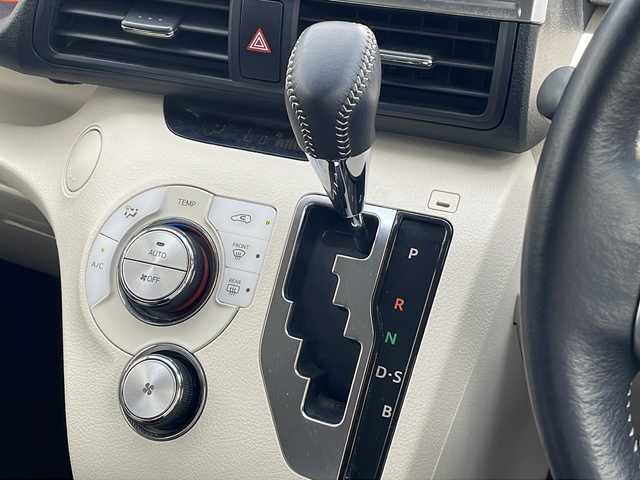 トヨタ シエンタ G 三重県 2018(平30)年 2.4万km ヴィンテージブラウンパールクリスタルシャイン 社外SDナビ、フルセグTV/社外CD、DVD再生、Bluetooth/両側パワースライドドア/アイドリングストップ/スマートキー/プッシュスタート/前席シートヒーター/バックカメラ/LEDヘッドライト/ウィンカーミラー/ステアリングリモコン/オートライト/横滑り防止装置/ISOFIX/ETC/保証書/取扱説明書/電動格納ミラー/禁煙車