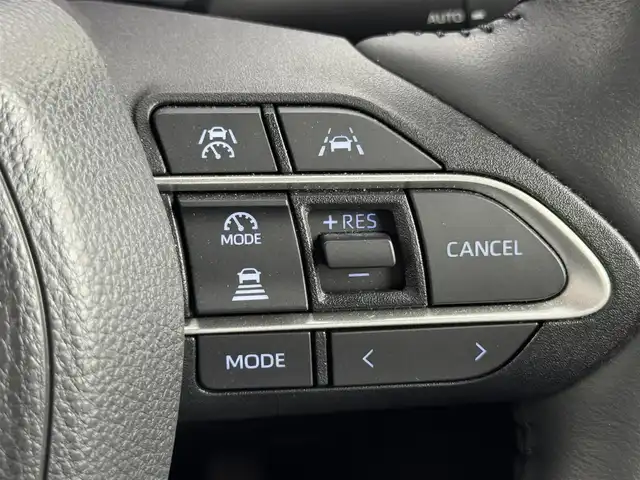 トヨタ ヴォクシー S－Z 福岡県 2023(令5)年 1.7万km アティチュードブラックマイカ １４型後席モニター　/純正１０．５型ＤＡナビ　/バックカメラ　/快適利便パッケージ　/ビルトインＥＴＣ２．０　/デジタルルームミラー　/レーダークルーズコントロール　/トヨタセーフティセンス　/衝突軽減ブレーキ　/レーンキープ　/アクセル踏み間違い防止　/ブラインドスポットモニター　/ヘッドアップディスプレイ　/両側電動スライドドア　/ハーフレザーシート　/シートヒーター　/ステアリングヒーター/パワーバックドア　/３眼ＬＥＤヘッドライト