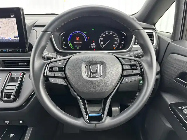 ホンダ オデッセイ ハイブリッド e:HEVアブソルート EXブラックED 滋賀県 2023(令5)年 0.6万km プラチナホワイトパール ホンダセンシング/・衝突軽減ブレーキ/・車線逸脱警報/・レーンキープアシスト/・アダプティブクルーズコントロール/・ブラインドスポットモニター/・オートハイビーム/純正メモリナビ/(フルセグTV USB HDMI Bluetooth)/本革シート/前後列パワーシート/前後列シートヒーター/オットマン/革巻きステアリング/ステアリングリモコン/パドルシフト/電動格納ミラー/ウインカーミラー/電動パーキングブレーキ/オートブレーキホールド/プッシュスタート/スマートキー/ETC/プッシュスタート/スマートキー/LEDヘッドライト/オートヘッドライト/純正18インチAW