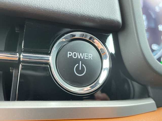 三菱 アウトランダー ＰＨＥＶ P 道央・札幌 2021(令3)年 0.9万km レッドダイヤモンド ・４WD/プラグインHV/BOSEサウンド/・純正スマホ連携ナビ/フルセグTV/・マルチアラウンドモニター/・レーダークルーズコントロール/・衝突被害軽減ブレーキシステム/・踏み間違い衝突防止アシスト/・車線逸脱警報システム/車線逸脱防止支援機能/・ふらつき警報/前方衝突予測警報/標識認識システム/・後側方衝突被害防止支援システム/・後側方車両検知警報システム/後退時車両検知警報システム/・ハンズフリーパワーバックドア/・セミアニリン本革シート/・全席シートヒーター/メモリーPシート/・LEDヘッドランプ/LEDフロントフォグランプ/・LEDデイタイムランニングランプ/・純正20インチアルミホイール/・革巻きステアリングホイール/・ワイヤレス充電/USBポート/・ステアリングヒーター/・左右後席独立温度調整オートエアコン