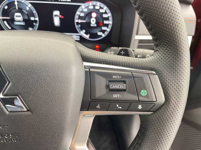 三菱 アウトランダー ＰＨＥＶ P 道央・札幌 2021(令3)年 0.9万km レッドダイヤモンド ・４WD/プラグインHV/BOSEサウンド/・純正スマホ連携ナビ/フルセグTV/・マルチアラウンドモニター/・レーダークルーズコントロール/・衝突被害軽減ブレーキシステム/・踏み間違い衝突防止アシスト/・車線逸脱警報システム/車線逸脱防止支援機能/・ふらつき警報/前方衝突予測警報/標識認識システム/・後側方衝突被害防止支援システム/・後側方車両検知警報システム/後退時車両検知警報システム/・ハンズフリーパワーバックドア/・セミアニリン本革シート/・全席シートヒーター/メモリーPシート/・LEDヘッドランプ/LEDフロントフォグランプ/・LEDデイタイムランニングランプ/・純正20インチアルミホイール/・革巻きステアリングホイール/・ワイヤレス充電/USBポート/・ステアリングヒーター/・左右後席独立温度調整オートエアコン