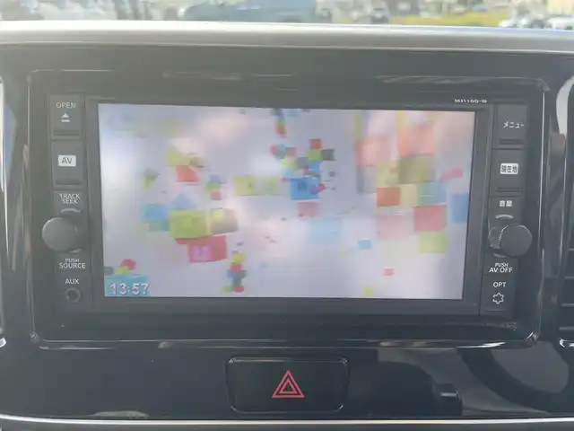 日産 デイズ ルークス ハイウェイスターX 岩手県 2016(平28)年 8.1万km ホワイトパール 純正SDナビ/AM/FM/CD/DVD/Bluetooth/フルセグTV/バックカメラ/アラウンドビューモニター/ETC/片側パワースライドドア/純正エンジンスターター/衝突被害軽減ブレーキ/横滑り防止装置/アイドリングストップ/オートライト/オートハイビーム/スマートキー/プッシュスタート/電動格納ミラー/純正14インチAW/純正フロアマット/ドアバイザー/保証書/取扱説明書