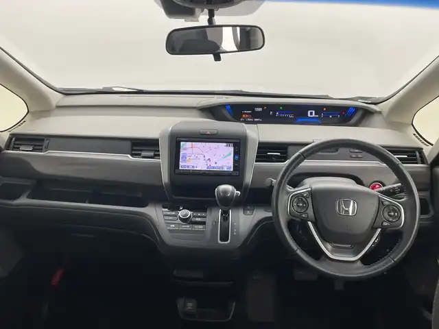 ホンダ フリード G ホンダセンシング 群馬県 2017(平29)年 5.9万km ルナシルバーM 純正ナビ　バックカメラ　衝突被害軽減ブレーキ　レーンアシスト　アダプティブクルーズコントロール　両側電動スライドドア　アイドリングストップ　ステアリングスイッチ　ＬＥＤ　ＥＴＣ　スマートキー　禁煙車