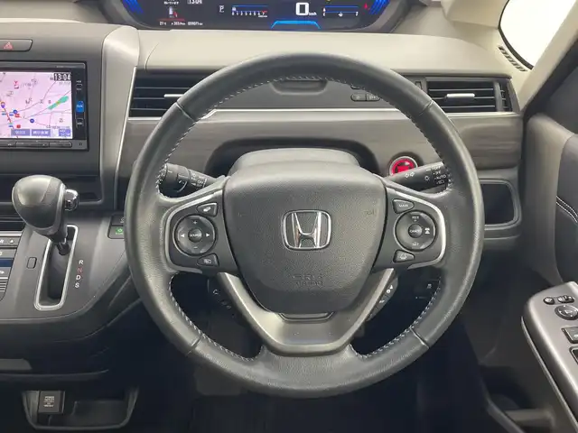 ホンダ フリード G ホンダセンシング 群馬県 2017(平29)年 5.9万km ルナシルバーM 純正ナビ　バックカメラ　衝突被害軽減ブレーキ　レーンアシスト　アダプティブクルーズコントロール　両側電動スライドドア　アイドリングストップ　ステアリングスイッチ　ＬＥＤ　ＥＴＣ　スマートキー　禁煙車