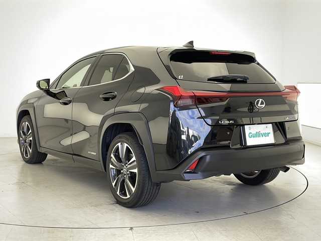 レクサス ＵＸ 250h バージョンL 千葉県 2019(平31)年 2.3万km グラファイトブラックガラスフレーク 純正ナビ/　CD/DVD/Bluetooth/フルセグTV/レクサスセーフティシステム/レーダークルーズコントロール/レーンキープアシスト/衝突軽減ブレーキ/クリアランスソナー/先行車発進警報/ロードサインアシスト/ブラインドスポットモニター/電動パーキング/オートホールド/オートハイビーム/マークレビンソンサウンド/サンルーフ/レザーシート/前席パワーシート/シートヒーター/エアーシート/運転席シートメモリー/ステアリングヒーター/パワーバックドア/ETC2.0/前方ドラレコ/防塵ルームミラー/LEDライト/フォグランプ/フロアマット