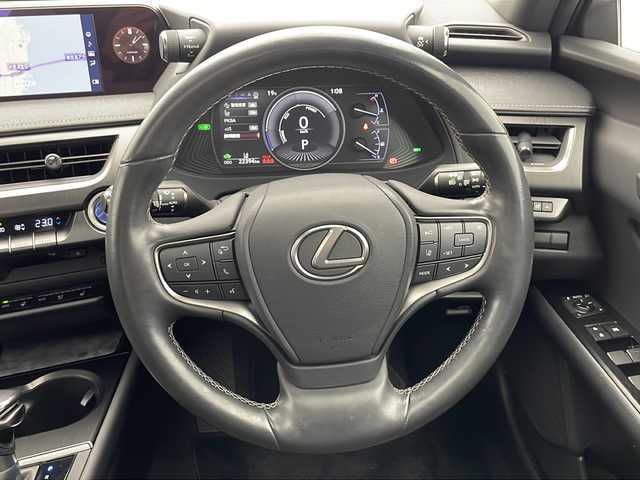 レクサス ＵＸ 250h バージョンL 千葉県 2019(平31)年 2.3万km グラファイトブラックガラスフレーク 純正ナビ/　CD/DVD/Bluetooth/フルセグTV/レクサスセーフティシステム/レーダークルーズコントロール/レーンキープアシスト/衝突軽減ブレーキ/クリアランスソナー/先行車発進警報/ロードサインアシスト/ブラインドスポットモニター/電動パーキング/オートホールド/オートハイビーム/マークレビンソンサウンド/サンルーフ/レザーシート/前席パワーシート/シートヒーター/エアーシート/運転席シートメモリー/ステアリングヒーター/パワーバックドア/ETC2.0/前方ドラレコ/防塵ルームミラー/LEDライト/フォグランプ/フロアマット