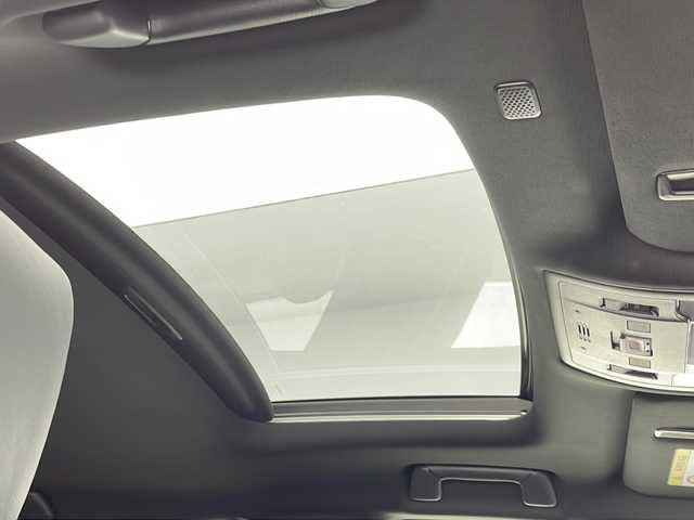 レクサス ＵＸ 250h バージョンL 千葉県 2019(平31)年 2.3万km グラファイトブラックガラスフレーク 純正ナビ/　CD/DVD/Bluetooth/フルセグTV/レクサスセーフティシステム/レーダークルーズコントロール/レーンキープアシスト/衝突軽減ブレーキ/クリアランスソナー/先行車発進警報/ロードサインアシスト/ブラインドスポットモニター/電動パーキング/オートホールド/オートハイビーム/マークレビンソンサウンド/サンルーフ/レザーシート/前席パワーシート/シートヒーター/エアーシート/運転席シートメモリー/ステアリングヒーター/パワーバックドア/ETC2.0/前方ドラレコ/防塵ルームミラー/LEDライト/フォグランプ/フロアマット