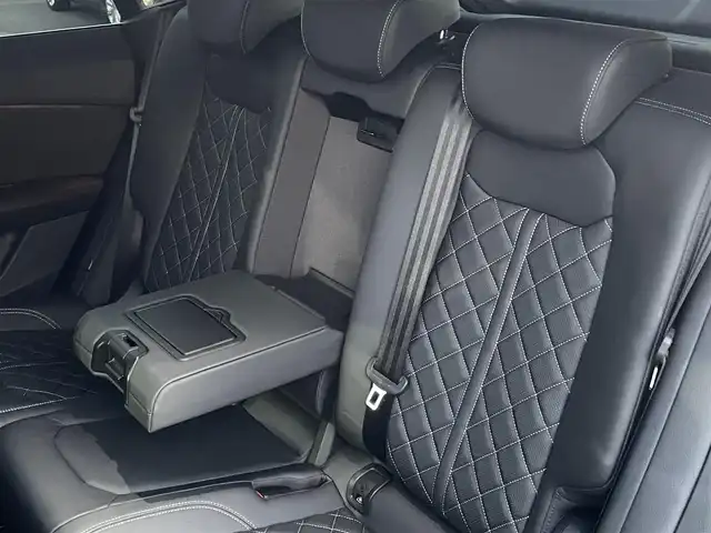 アウディ Ｑ８ 55TFSIクワトロ Sライン 静岡県 2022(令4)年 3万km デイトナグレーパールエフェクト Slineplusパッケージ /シートベンチレーション マッサージ　/エクステンデッドレザーパッケージ /コンフォートアシスタンスパッケージ /ブラック/ロックグレーステッチ バルコナレザー/Bang ＆ Olufsen3Dサウンド/AUDYプレセンス/サラウンドカメラ/マトリクスLEDヘッドライト/パワーバックドア/AWS/22インチアルミホイール/クロージングサポートドア/カラードブレーキキャリパーレッド/ドアエントリーライト/DSRC ETC