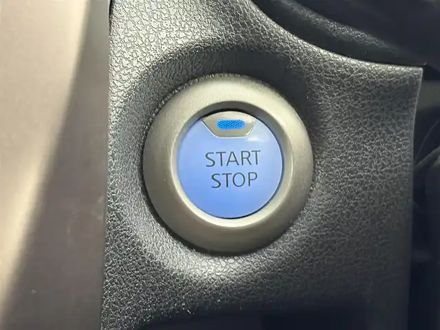 日産 ノート e－パワー メダリスト 愛知県 2018(平30)年 7.4万km パール ワンオーナー/純正7インチナビ/アラウンドビューモニター/フルセグTV/衝突被害軽減システム/クルーズコントロール/横滑り防止装置/コーナーセンサー/レーンキープアシスト/オートライト/LEDヘッドライト/フォグランプ/デジタルインナーミラー/ヒーターミラー/純正AW/純正フロアマット/プッシュスタート/スマートキーワンオーナー/純正7インチナビ/アラウンドビューモニター/フルセグTV/衝突被害軽減システム/クルーズコントロール/横滑り防止装置/コーナーセンサー/レーンキープアシスト/オートライト/LEDヘッドライト/フォグランプ/デジタルインナーミラー/ヒーターミラー/純正AW/純正フロアマット/プッシュスタート/スマートキー