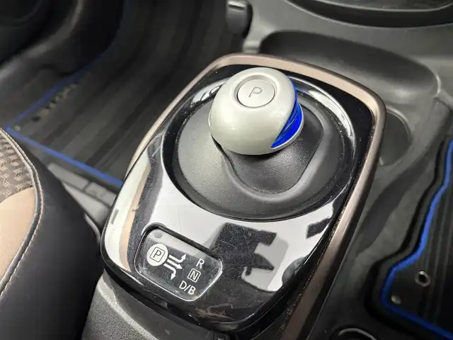 日産 ノート e－パワー メダリスト 愛知県 2018(平30)年 7.4万km パール ワンオーナー/純正7インチナビ/アラウンドビューモニター/フルセグTV/衝突被害軽減システム/クルーズコントロール/横滑り防止装置/コーナーセンサー/レーンキープアシスト/オートライト/LEDヘッドライト/フォグランプ/デジタルインナーミラー/ヒーターミラー/純正AW/純正フロアマット/プッシュスタート/スマートキーワンオーナー/純正7インチナビ/アラウンドビューモニター/フルセグTV/衝突被害軽減システム/クルーズコントロール/横滑り防止装置/コーナーセンサー/レーンキープアシスト/オートライト/LEDヘッドライト/フォグランプ/デジタルインナーミラー/ヒーターミラー/純正AW/純正フロアマット/プッシュスタート/スマートキー