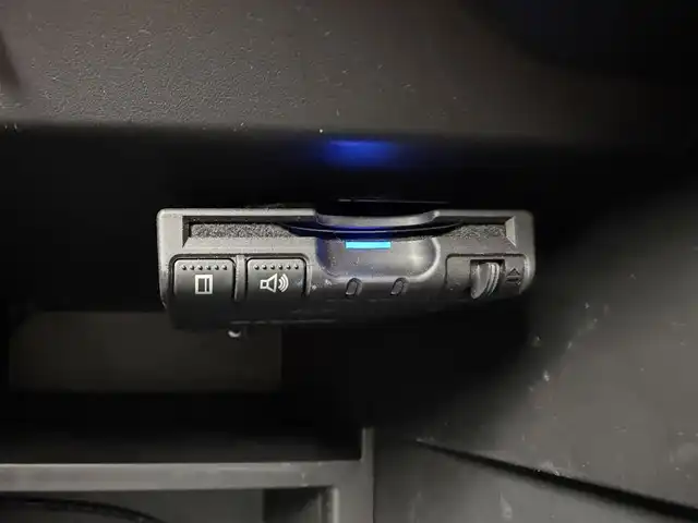 日産 ノート e－パワー メダリスト 愛知県 2018(平30)年 7.4万km パール ワンオーナー/純正7インチナビ/アラウンドビューモニター/フルセグTV/衝突被害軽減システム/クルーズコントロール/横滑り防止装置/コーナーセンサー/レーンキープアシスト/オートライト/LEDヘッドライト/フォグランプ/デジタルインナーミラー/ヒーターミラー/純正AW/純正フロアマット/プッシュスタート/スマートキーワンオーナー/純正7インチナビ/アラウンドビューモニター/フルセグTV/衝突被害軽減システム/クルーズコントロール/横滑り防止装置/コーナーセンサー/レーンキープアシスト/オートライト/LEDヘッドライト/フォグランプ/デジタルインナーミラー/ヒーターミラー/純正AW/純正フロアマット/プッシュスタート/スマートキー