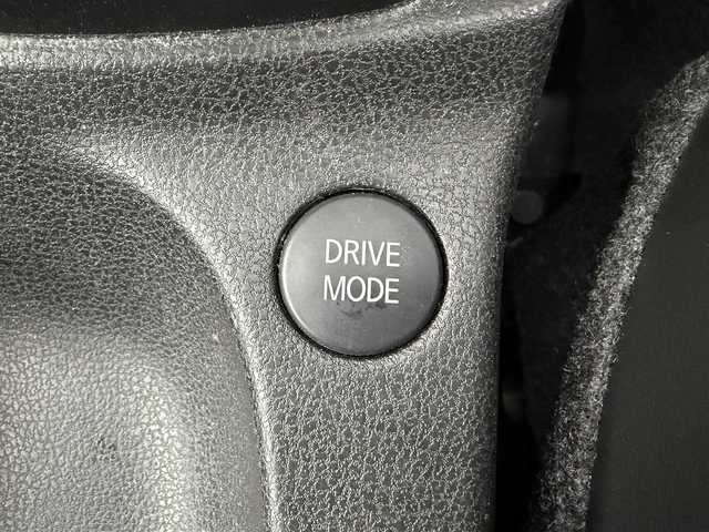 日産 ノート e－パワー メダリスト 愛知県 2018(平30)年 7.4万km パール ワンオーナー/純正7インチナビ/アラウンドビューモニター/フルセグTV/衝突被害軽減システム/クルーズコントロール/横滑り防止装置/コーナーセンサー/レーンキープアシスト/オートライト/LEDヘッドライト/フォグランプ/デジタルインナーミラー/ヒーターミラー/純正AW/純正フロアマット/プッシュスタート/スマートキーワンオーナー/純正7インチナビ/アラウンドビューモニター/フルセグTV/衝突被害軽減システム/クルーズコントロール/横滑り防止装置/コーナーセンサー/レーンキープアシスト/オートライト/LEDヘッドライト/フォグランプ/デジタルインナーミラー/ヒーターミラー/純正AW/純正フロアマット/プッシュスタート/スマートキー