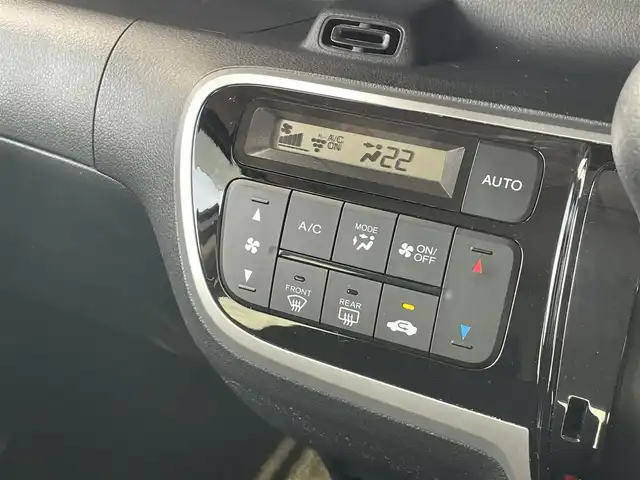 ホンダ Ｎ ＢＯＸ カスタム G Lパッケージ 千葉県 2017(平29)年 1.7万km プレミアムホワイトパールⅡ 社外メモリナビ/・ワンセグ/DVD/CD/USB/バックカメラ/ステアリングスイッチ/ETC/片側パワースライドドア/HIDヘッドライト/オートライト/フォグライト/スマートキー/プッシュスタート/電動格納ミラー/フロアマット/純正14インチAW