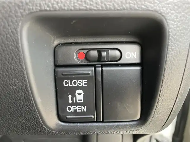 ホンダ Ｎ ＢＯＸ カスタム G Lパッケージ 千葉県 2017(平29)年 1.7万km プレミアムホワイトパールⅡ 社外メモリナビ/・ワンセグ/DVD/CD/USB/バックカメラ/ステアリングスイッチ/ETC/片側パワースライドドア/HIDヘッドライト/オートライト/フォグライト/スマートキー/プッシュスタート/電動格納ミラー/フロアマット/純正14インチAW