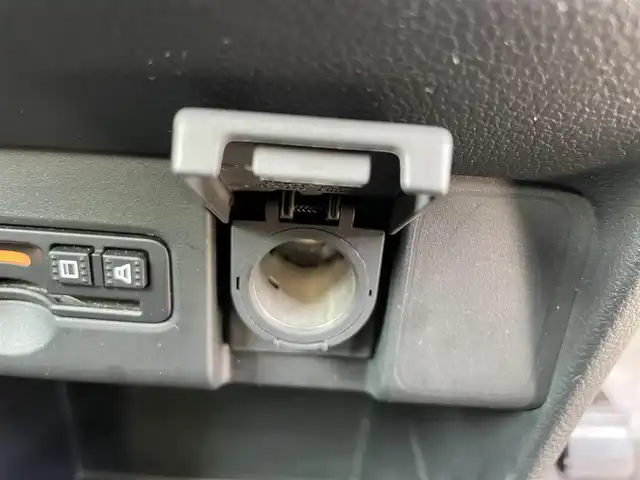 ホンダ Ｎ ＢＯＸ カスタム G Lパッケージ 千葉県 2017(平29)年 1.7万km プレミアムホワイトパールⅡ 社外メモリナビ/・ワンセグ/DVD/CD/USB/バックカメラ/ステアリングスイッチ/ETC/片側パワースライドドア/HIDヘッドライト/オートライト/フォグライト/スマートキー/プッシュスタート/電動格納ミラー/フロアマット/純正14インチAW