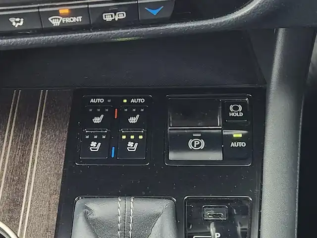 レクサス ＲＸ 450h バージョンL 愛知県 2017(平29)年 3.2万km レッドマイカクリスタルシャイン 純正ナビ/パノラマミックビューモニター/レザーシート/フリップダウンモニター/ブラインドスポットモニター/ETC2.0/プリクラッシュセーフティ/レーダークルーズコントロール/純正20インチアルミホイール/LEDヘッドライト/フルセグTV/シートヒーター/シートベンチレーション/スマートキー/プッシュスタート/電動格納ミラー/Bluetooth/CD/DVD再生