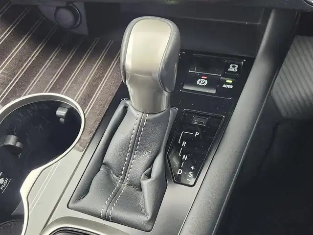 レクサス ＲＸ 450h バージョンL 愛知県 2017(平29)年 3.2万km レッドマイカクリスタルシャイン 純正ナビ/パノラマミックビューモニター/レザーシート/フリップダウンモニター/ブラインドスポットモニター/ETC2.0/プリクラッシュセーフティ/レーダークルーズコントロール/純正20インチアルミホイール/LEDヘッドライト/フルセグTV/シートヒーター/シートベンチレーション/スマートキー/プッシュスタート/電動格納ミラー/Bluetooth/CD/DVD再生