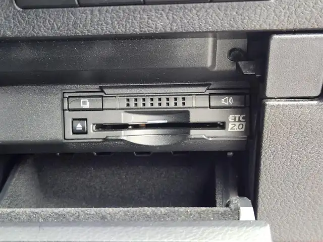 レクサス ＲＸ 450h バージョンL 愛知県 2017(平29)年 3.2万km レッドマイカクリスタルシャイン 純正ナビ/パノラマミックビューモニター/レザーシート/フリップダウンモニター/ブラインドスポットモニター/ETC2.0/プリクラッシュセーフティ/レーダークルーズコントロール/純正20インチアルミホイール/LEDヘッドライト/フルセグTV/シートヒーター/シートベンチレーション/スマートキー/プッシュスタート/電動格納ミラー/Bluetooth/CD/DVD再生