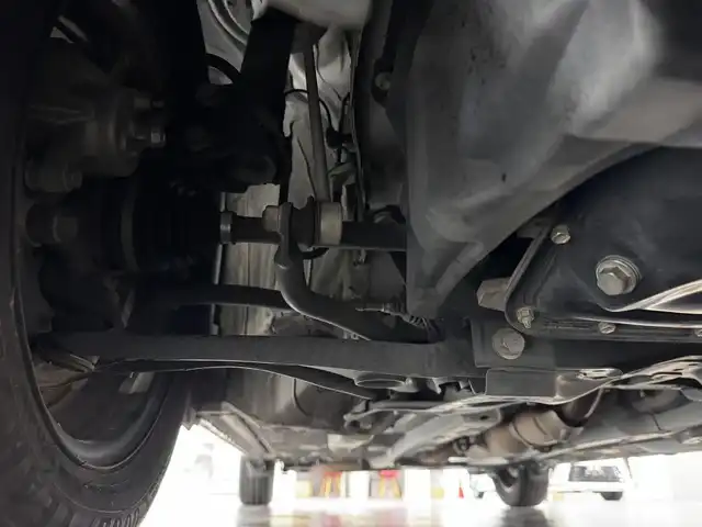 トヨタ カローラ アクシオ EX 三重県 2020(令2)年 7.8万km スーパーホワイトⅡ ガソリン/FF/5F/純正 7インチナビ NSCN-W68/（AM/FM/CD/SD/Bluetooth/AUX/地デジTV）/バックカメラ/ビルトイン ETC/Toyota Safety Sense/・プリクラッシュセーフティ/・レーンディパーチャーアラート/・オートハイビーム/・【DOP】トヨタ純正 コーナーセンサー（前後）/・VSC & TRC/など/装備/・【OP】リヤプライバシーガラス/・【DOP】トヨタ純正 ハーフシートカバー（レース）/・マニュアルエアコン/・電動格納・調整ドアミラー/・全ドアパワーウインドウ/・パワーステアリング/・15インチホイールキャップ＆スチールホイール/・プッシュスタート/・スマートキーx1/など