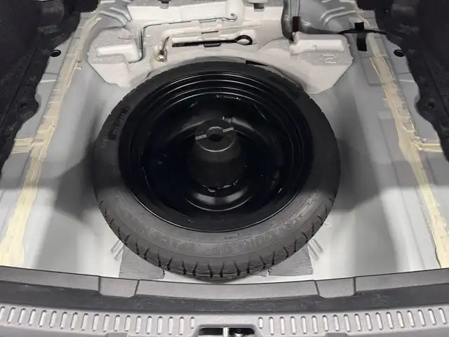 トヨタ カローラ アクシオ EX 三重県 2020(令2)年 7.8万km スーパーホワイトⅡ ガソリン/FF/5F/純正 7インチナビ NSCN-W68/（AM/FM/CD/SD/Bluetooth/AUX/地デジTV）/バックカメラ/ビルトイン ETC/Toyota Safety Sense/・プリクラッシュセーフティ/・レーンディパーチャーアラート/・オートハイビーム/・【DOP】トヨタ純正 コーナーセンサー（前後）/・VSC & TRC/など/装備/・【OP】リヤプライバシーガラス/・【DOP】トヨタ純正 ハーフシートカバー（レース）/・マニュアルエアコン/・電動格納・調整ドアミラー/・全ドアパワーウインドウ/・パワーステアリング/・15インチホイールキャップ＆スチールホイール/・プッシュスタート/・スマートキーx1/など