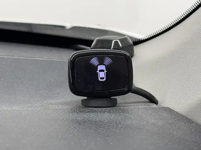 トヨタ カローラ アクシオ EX 三重県 2020(令2)年 7.8万km スーパーホワイトⅡ ガソリン/FF/5F/純正 7インチナビ NSCN-W68/（AM/FM/CD/SD/Bluetooth/AUX/地デジTV）/バックカメラ/ビルトイン ETC/Toyota Safety Sense/・プリクラッシュセーフティ/・レーンディパーチャーアラート/・オートハイビーム/・【DOP】トヨタ純正 コーナーセンサー（前後）/・VSC & TRC/など/装備/・【OP】リヤプライバシーガラス/・【DOP】トヨタ純正 ハーフシートカバー（レース）/・マニュアルエアコン/・電動格納・調整ドアミラー/・全ドアパワーウインドウ/・パワーステアリング/・15インチホイールキャップ＆スチールホイール/・プッシュスタート/・スマートキーx1/など