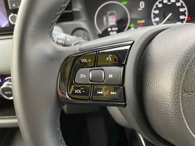 ホンダ ヴェゼル ハイブリッド e:HEV X HuNTパッケージ 石川県 2024(令6)年 0.5万km 緑 純正９型ナビ　フルセグＴＶ　バックカメラ　ＬＥＤヘッドライト　スマートキー　プッシュスタート　ホンダセンシング　レーダークルーズ　純正アルミ　ルーフレール　パドルシフト　保証書