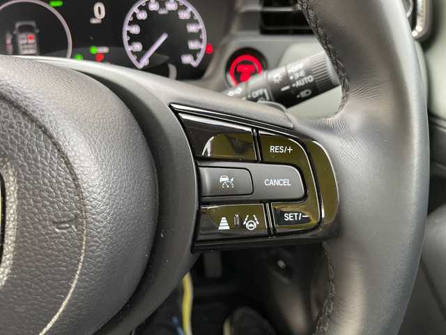 ホンダ ヴェゼル ハイブリッド e:HEV X HuNTパッケージ 石川県 2024(令6)年 0.5万km 緑 純正９型ナビ　フルセグＴＶ　バックカメラ　ＬＥＤヘッドライト　スマートキー　プッシュスタート　ホンダセンシング　レーダークルーズ　純正アルミ　ルーフレール　パドルシフト　保証書