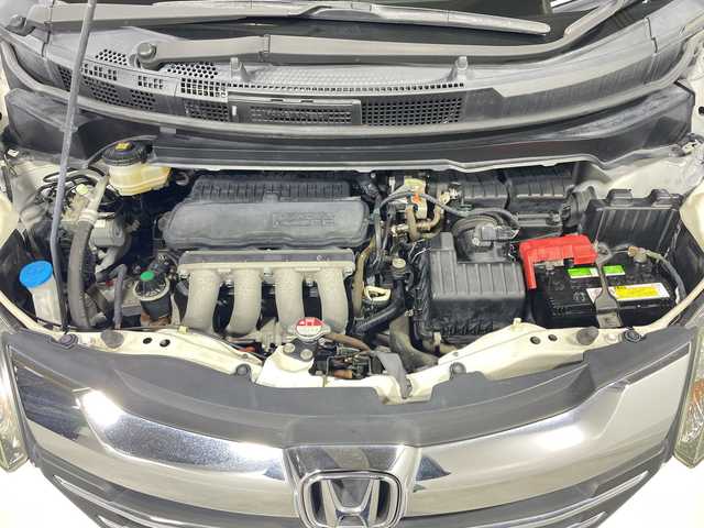 ホンダ フリード Gエアロ 神奈川県 2014(平26)年 1.8万km ホワイトオーキッドパール 純正7インチインターナビ（VXM-155VFi）/ドライブレコーダー/バックカメラ/片側パワースライドドア/横滑り防止装置/ETC/HIDヘッドライト/オートライト/ウィンカーミラー/電動格納ミラー/純正15インチAW/シートリフター/スマートキー/フロアマット/スペアキー/取扱説明書