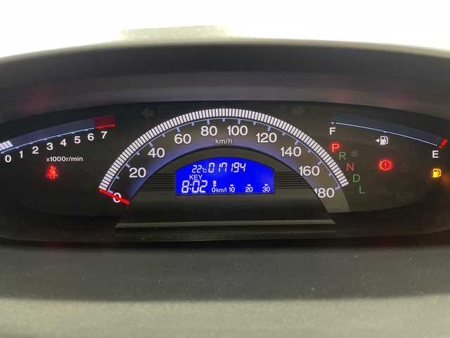 ホンダ フリード Gエアロ 神奈川県 2014(平26)年 1.8万km ホワイトオーキッドパール 純正7インチインターナビ（VXM-155VFi）/ドライブレコーダー/バックカメラ/片側パワースライドドア/横滑り防止装置/ETC/HIDヘッドライト/オートライト/ウィンカーミラー/電動格納ミラー/純正15インチAW/シートリフター/スマートキー/フロアマット/スペアキー/取扱説明書