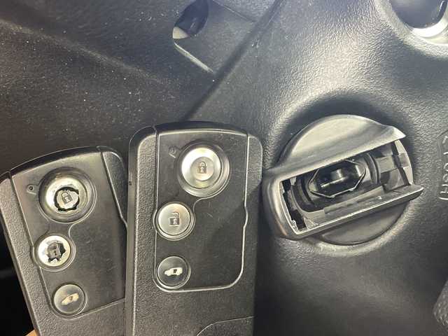 ホンダ フリード Gエアロ 神奈川県 2014(平26)年 1.8万km ホワイトオーキッドパール 純正7インチインターナビ（VXM-155VFi）/ドライブレコーダー/バックカメラ/片側パワースライドドア/横滑り防止装置/ETC/HIDヘッドライト/オートライト/ウィンカーミラー/電動格納ミラー/純正15インチAW/シートリフター/スマートキー/フロアマット/スペアキー/取扱説明書