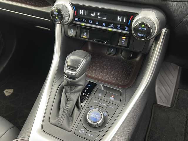 トヨタ ＲＡＶ４ G Zパッケージ 宮城県 2020(令2)年 7.4万km ホワイトパールクリスタルシャイン 禁煙車/TRDエアロ（F.S.R）/デジタルインナーミラー/トヨタセーフティーセンス/・レーダークルーズコントロール/・プリクラッシュセーフティーシステム/・レーントレーシングアシスト/・パーキングサポートブレーキ/・リヤクロストラフィックアラート/・ロードサインアシスト/・クリアランスソナー/ブラインドスポットモニター/純正10.5インチディスプレイオーディオ/Tコネクトナビ付き/（BT.AM.FM.USB.Miracast）/アラウンドビューモニター/純正ドライブレコーダー（前後）/ビルトインETC/電動リアゲート/電動パーキングブレーキ/AUTOHOLD/前席シートヒーター/運転席パワーシート/シートメモリー/合皮シート/ステアリングヒーター/革巻きステアリング/ステアリングスイッチ/プッシュスタート/スマートキー/純正フロアマット/純正ドアバイザー/純正19インチアルミホイール/LEDヘッドライト/フォグランプ/トノカバー/横滑り防止機能