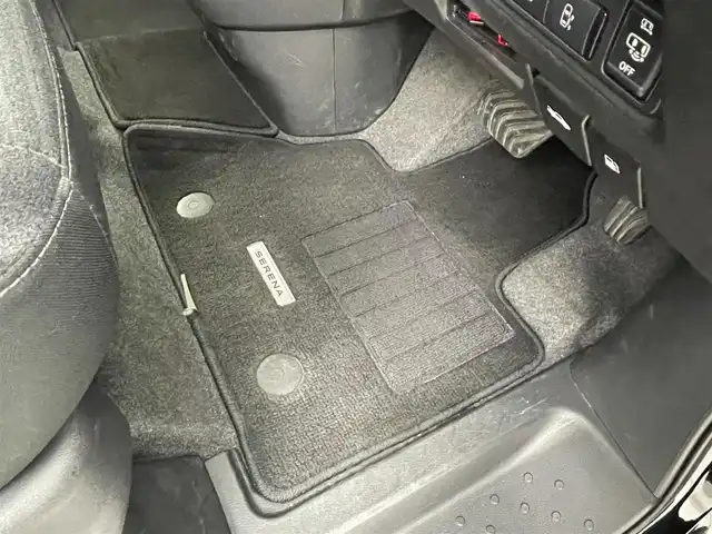 日産 セレナ e－パワー ハイウェイスター V 群馬県 2024(令6)年 3.6万km ダイヤモンドブラック 純正７インチＳＤナビ　アラウンドビューカメラ　フリップダウンモニター　両側パワースライドドア　でじタラインナーミラー　プロパイロット　ステアリングスイッチ　プッシュスタート　スマートキー　禁煙車