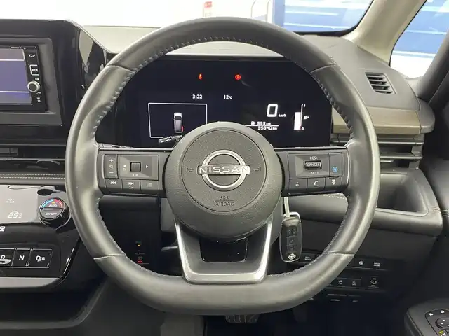 日産 セレナ e－パワー ハイウェイスター V 群馬県 2024(令6)年 3.6万km ダイヤモンドブラック 純正７インチＳＤナビ　アラウンドビューカメラ　フリップダウンモニター　両側パワースライドドア　でじタラインナーミラー　プロパイロット　ステアリングスイッチ　プッシュスタート　スマートキー　禁煙車