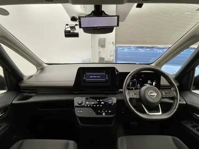 日産 セレナ e－パワー ハイウェイスター V 群馬県 2024(令6)年 3.6万km ダイヤモンドブラック 純正７インチＳＤナビ　アラウンドビューカメラ　フリップダウンモニター　両側パワースライドドア　でじタラインナーミラー　プロパイロット　ステアリングスイッチ　プッシュスタート　スマートキー　禁煙車