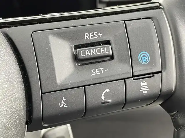 日産 セレナ e－パワー ハイウェイスター V 群馬県 2024(令6)年 3.6万km ダイヤモンドブラック 純正７インチＳＤナビ　アラウンドビューカメラ　フリップダウンモニター　両側パワースライドドア　でじタラインナーミラー　プロパイロット　ステアリングスイッチ　プッシュスタート　スマートキー　禁煙車