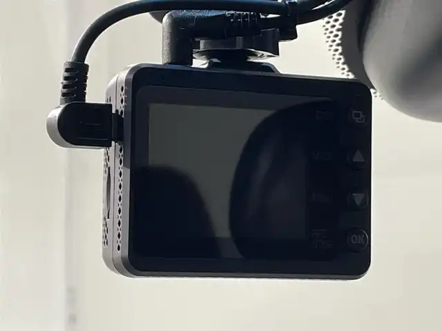 ホンダ フリード G 愛知県 2023(令5)年 3.3万km クリスタルブラックパール 純正ナビ/衝突軽減ブレーキ/両側パワースライドドア/ビルトインETC/シートヒーター/バックカメラ/ドライブレコーダー/コーナーセンサー/レーンキープアシスト/パーキングアシスト/プッシュスタート/スマートキー/純正フロアマット/純正１５インチアルミホイール/オートライト/ワンセグTV