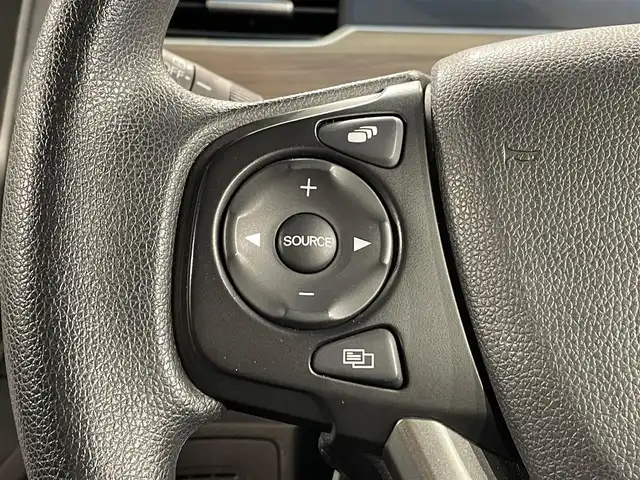 ホンダ フリード G 愛知県 2023(令5)年 3.3万km クリスタルブラックパール 純正ナビ/衝突軽減ブレーキ/両側パワースライドドア/ビルトインETC/シートヒーター/バックカメラ/ドライブレコーダー/コーナーセンサー/レーンキープアシスト/パーキングアシスト/プッシュスタート/スマートキー/純正フロアマット/純正１５インチアルミホイール/オートライト/ワンセグTV