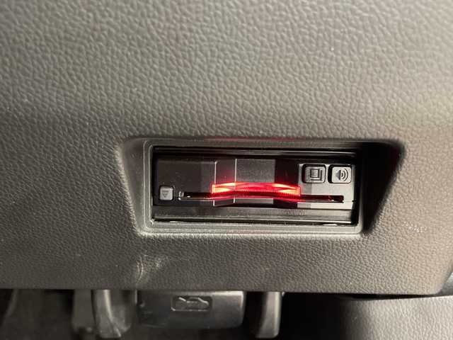 スズキ スイフト XL 熊本県 2017(平29)年 10万km バーニングレッドPM 社外ナビ/・フルセグTV/CD/DVD/SD/ステアリングリモコン/パドルシフト/ETC/D席シートヒーター/ハロゲンヘッドライト/ヘッドライトレベライザー/電格ミラー/スマートキー/プッシュスタート/純正アルミホイール