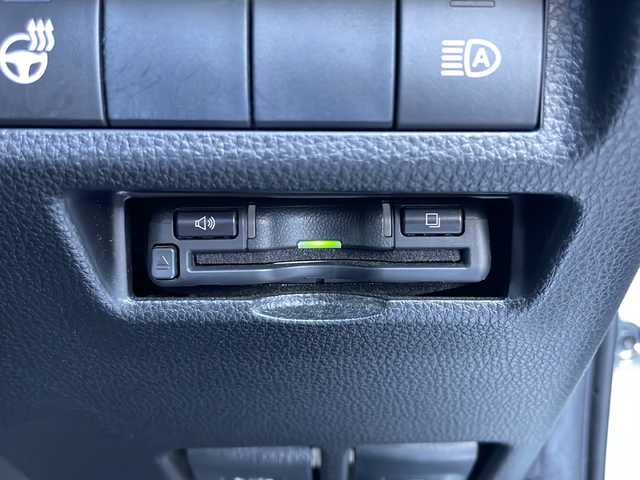 トヨタ ＲＡＶ４ G Zパッケージ 山口県 2019(令1)年 3.8万km ホワイトパールクリスタルシャイン 社外９インチナビ/（AM/FM/CD/DVD/Bluetooth）/フルセグＴＶ　/ブラインドスポットモニター　/TRDマッドガード/バックモニター/トヨタセーフティセンス/・プリクラッシュセーフティ/・レーダークルーズコントロール/・レーンデパーチャーアラート/・オートマチックハイビーム　/前席シートヒーター　/デジタルインナーミラー　/パワーバックドア　/パワーシート　/ドライブレコーダー　/ＥＴＣ　/ＬＥＤヘッドライト/コーナーセンサー/純正19インチAW